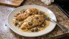 Poulet au four à la crème de moutarde : une sauce onctueuse qui garde la viande tendre