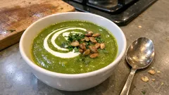 Potage de potimarron vert aux graines grillées : tout doux, avec un vrai croquant