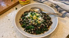Risotto de lentilles beluga au citron : crémeux, frais et très simple à réussir
