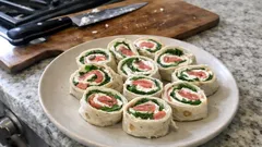 Roulés de tortillas au saumon fumé et fromage frais : l’apéro sans cuisson, prêt à l’avance