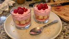 Charlotte aux framboises en verrine : le dessert sans cuisson prêt à l’avance