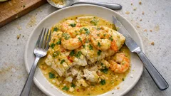 Poisson et crevettes au lait de coco et curry, au four : simple et bien parfumé